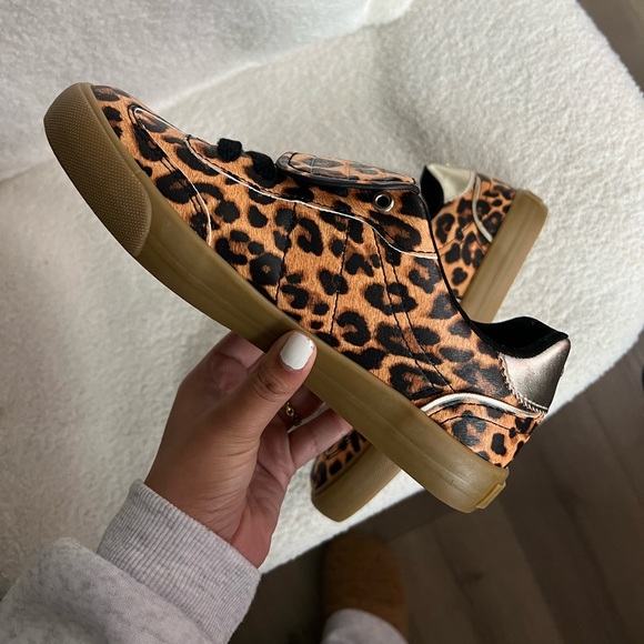 NWOB G by Guess Leopard Pint Leather Sneakers! ✨🐆 - Picture 8 of 10